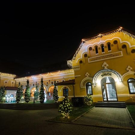 Hotel La Belle Epoque Petroszany Zewnętrze zdjęcie