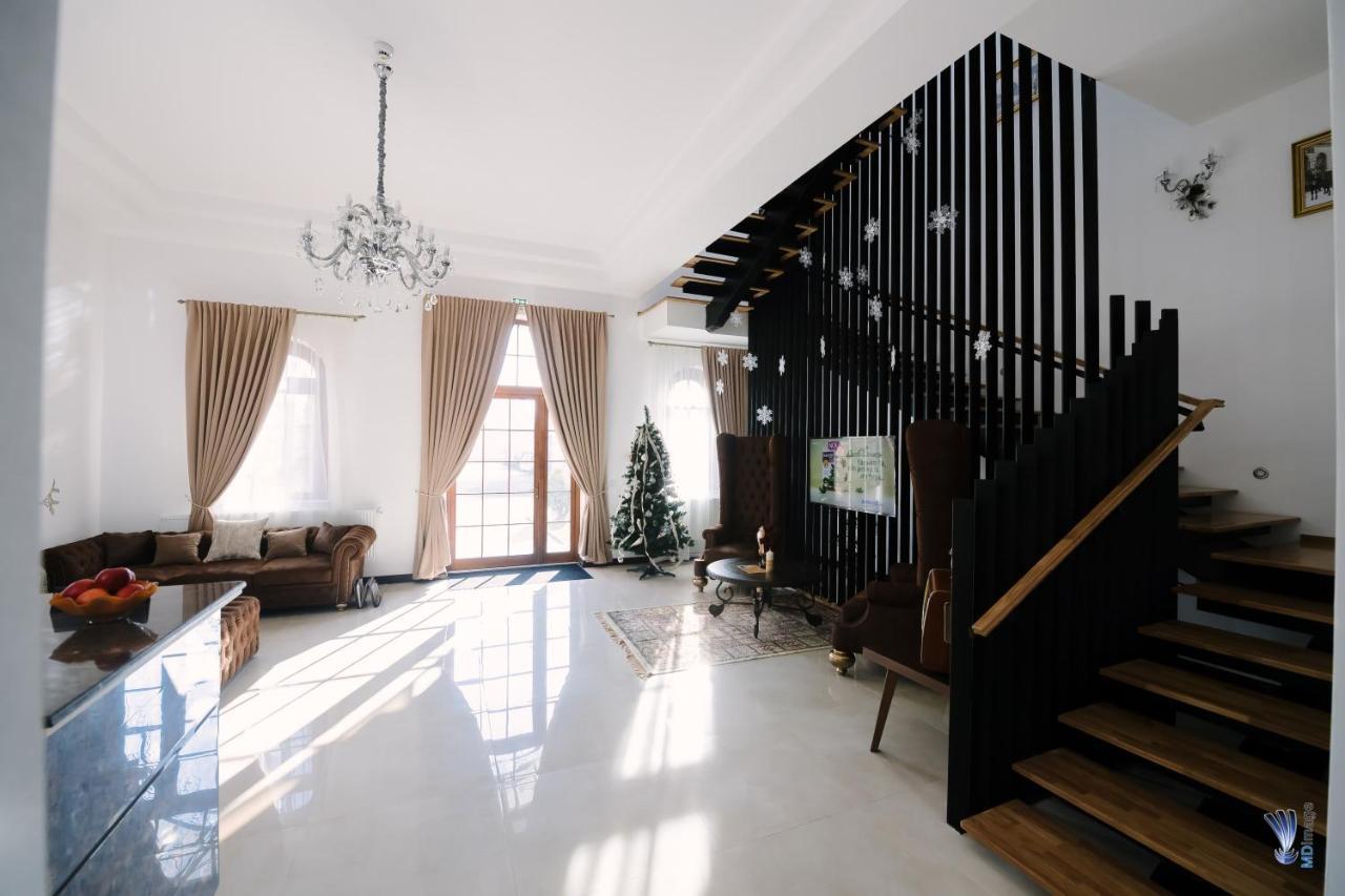 Hotel La Belle Epoque Petroszany Zewnętrze zdjęcie