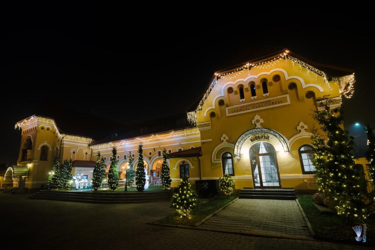 Hotel La Belle Epoque Petroszany Zewnętrze zdjęcie