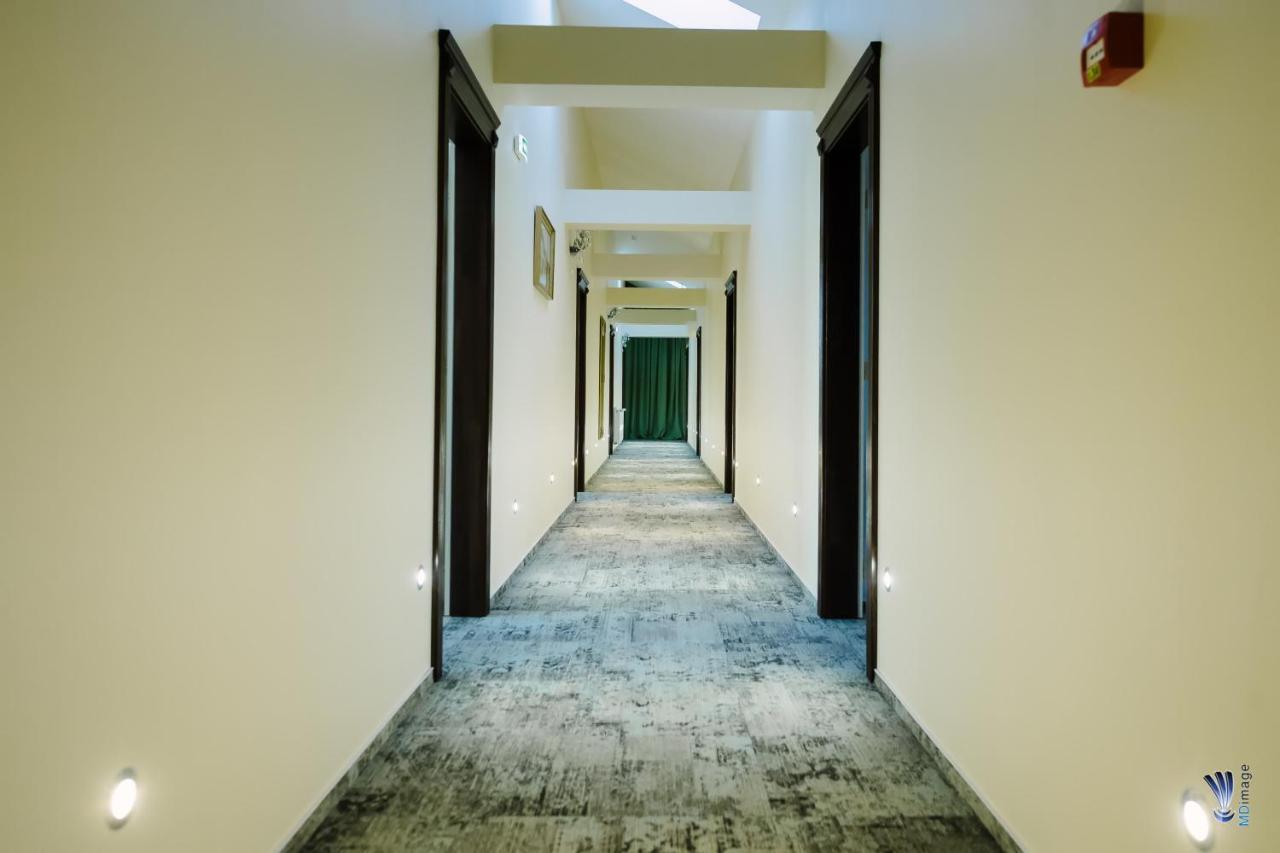 Hotel La Belle Epoque Petroszany Zewnętrze zdjęcie