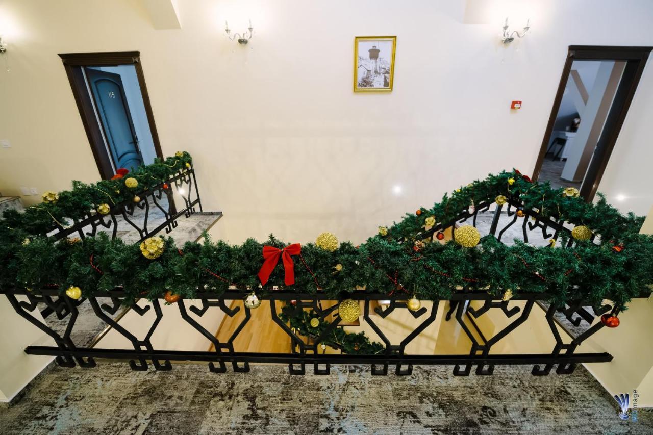 Hotel La Belle Epoque Petroszany Zewnętrze zdjęcie