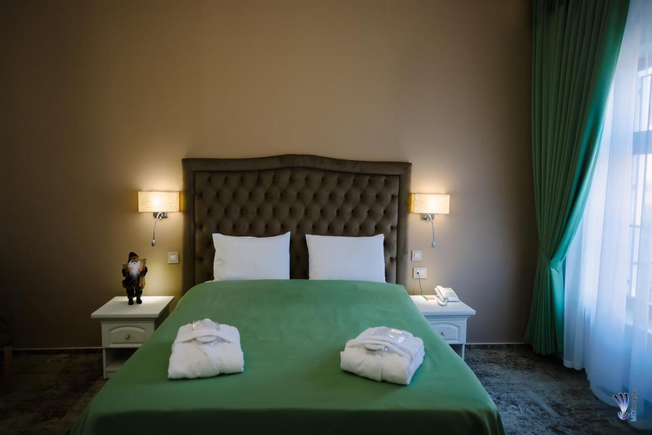 Hotel La Belle Epoque Petroszany Zewnętrze zdjęcie