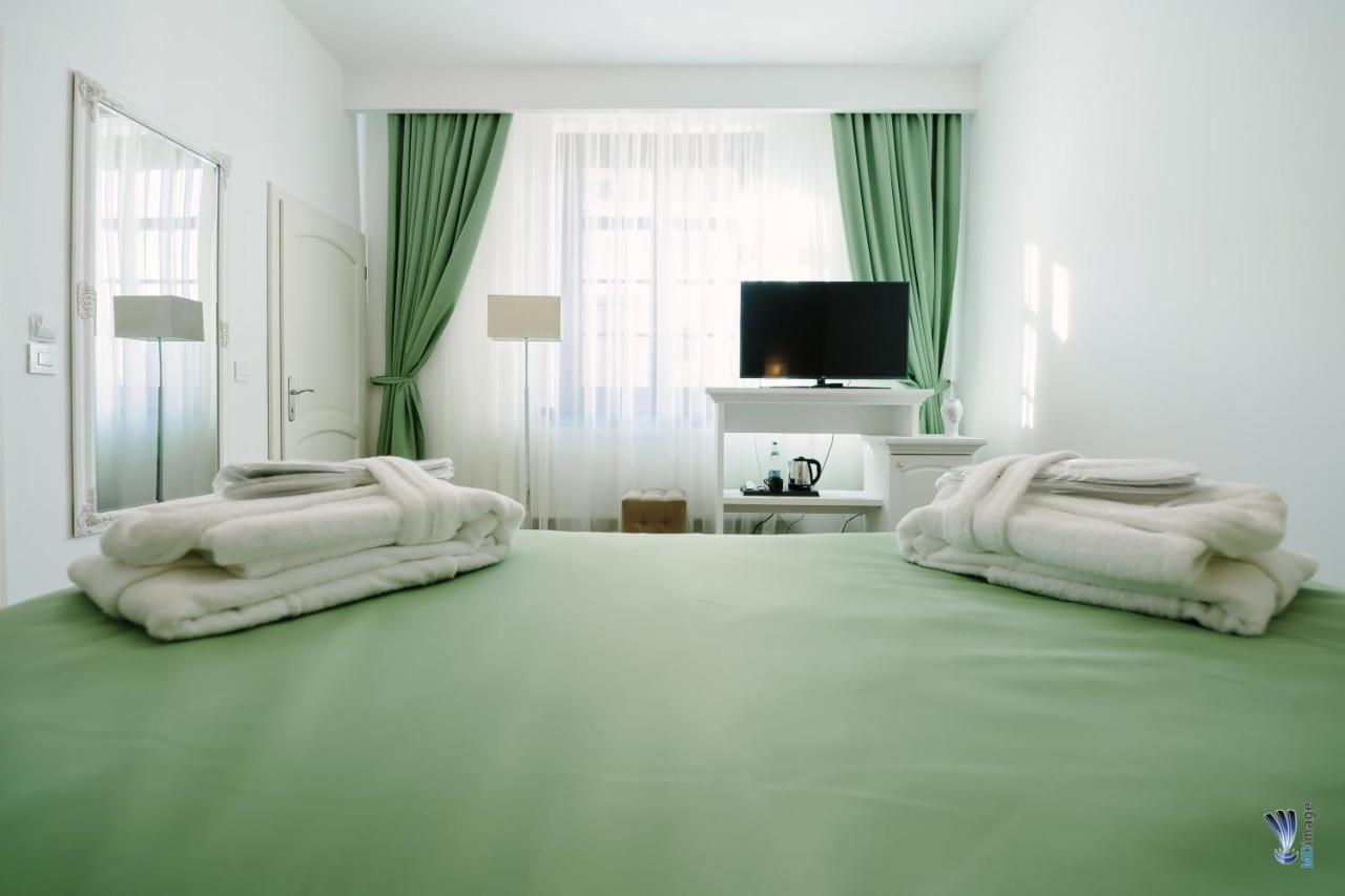 Hotel La Belle Epoque Petroszany Zewnętrze zdjęcie