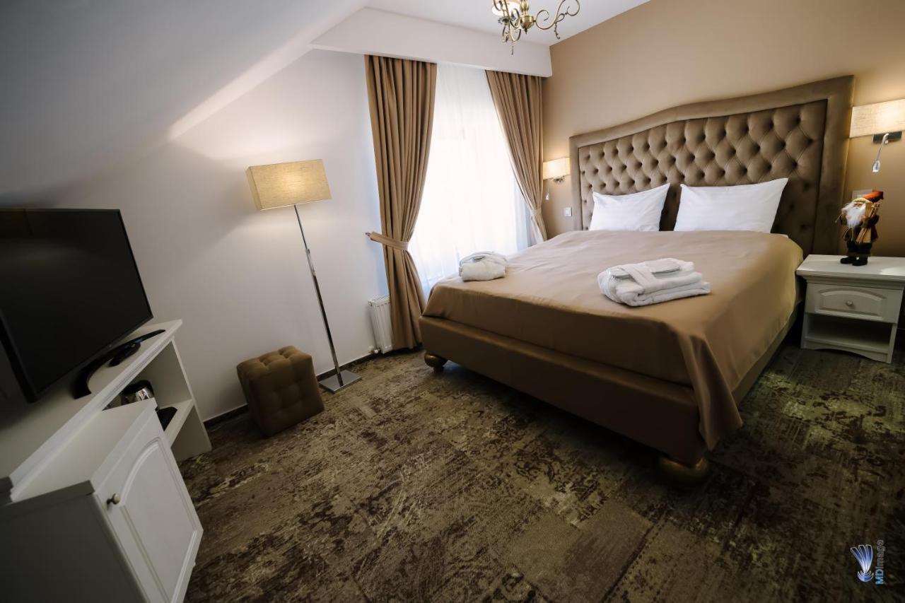 Hotel La Belle Epoque Petroszany Zewnętrze zdjęcie