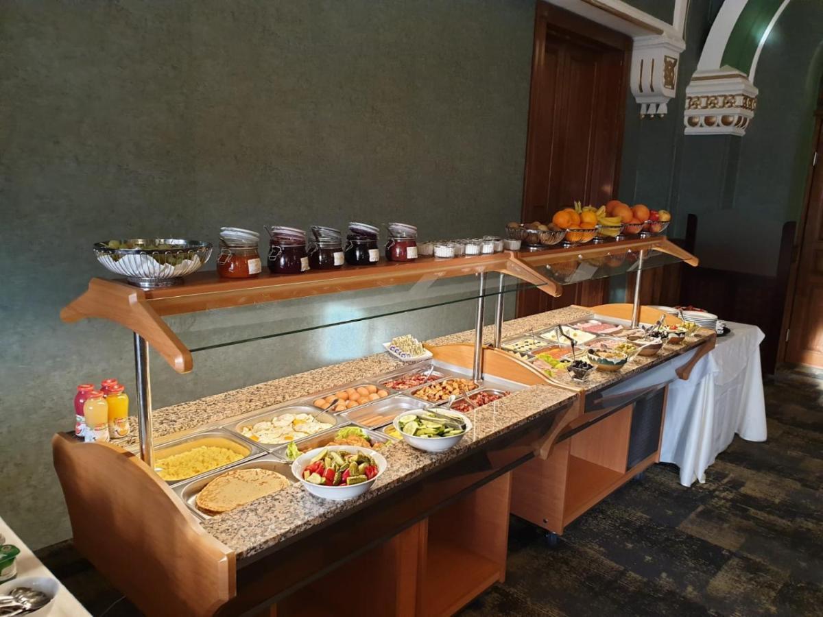 Hotel La Belle Epoque Petroszany Zewnętrze zdjęcie